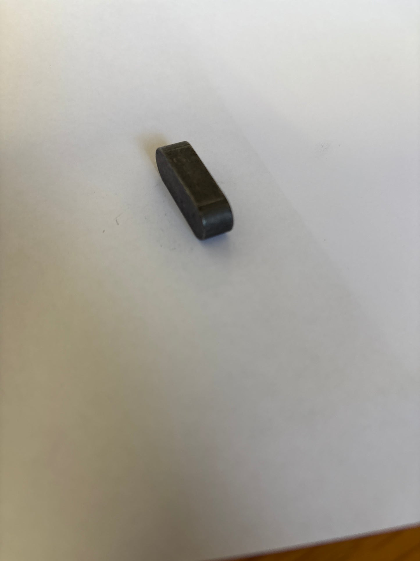 LINGUETTA 10X8X30 ARROTONDATA UNI 6604A/DIN 6885A 6.8GR