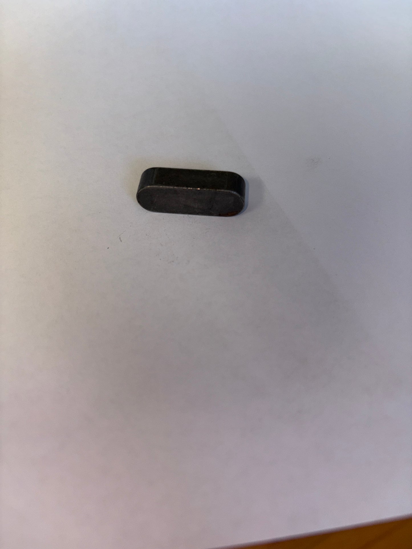 LINGUETTA 10X8X30 ARROTONDATA  UNI 6604A/DIN 6885A 6.8GR