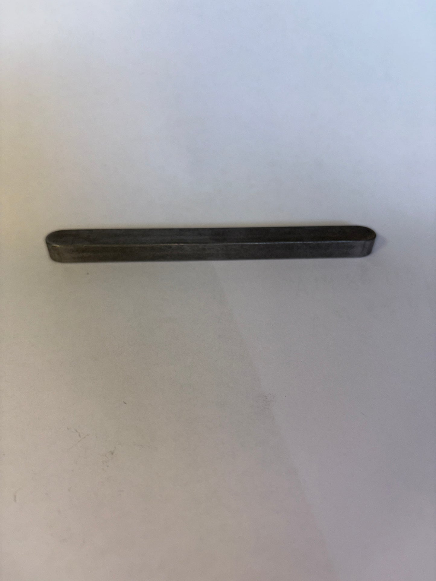 LINGUETTA 10X8X120 ARROTONDATA  UNI 6604A/DIN 6885A 6.8GR